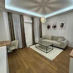 Apartament Mona Luxury - Free Garage Parking