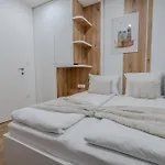 Mona Luxury - Free Garage Parking Apartament Sarajewo