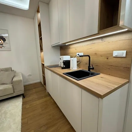 Mona Luxury - Free Garage Parking