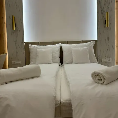 Mona Luxury - Free Garage Parking Apartman