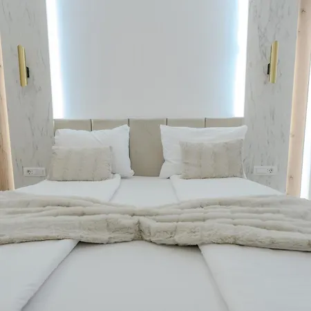 Apartament Mona Luxury - Free Garage Parking