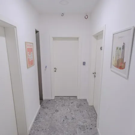 Apartament Mona Luxury - Free Garage Parking
